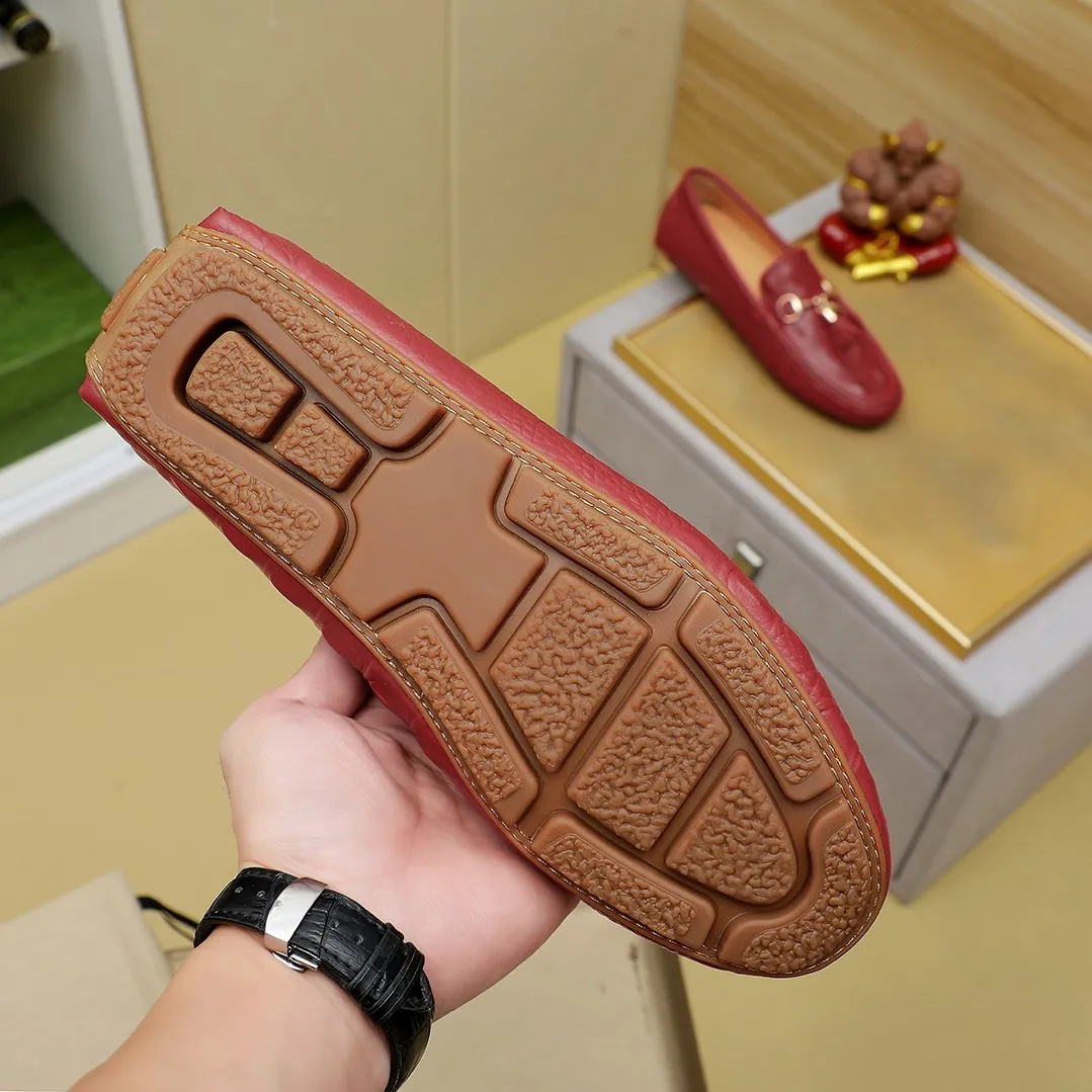 Men's shoes💰360💰🕷🕷️【 GUCCI 】Gucci's best-selling trendy men's casual slip-on shoes 🇨🇳Official website original 1:1 mold 💯Original quality, fine workmanship ☘Fashionable and versatile, perfect shape, comfortable on the feet 🍓Trendy men's recommended model, imported cowhide on the top layer 🎋High-quality pigskin lining, rubber wear-resistant and non-slip outsole, high-end atmosphere, worth owning 🍉Optional 38-44